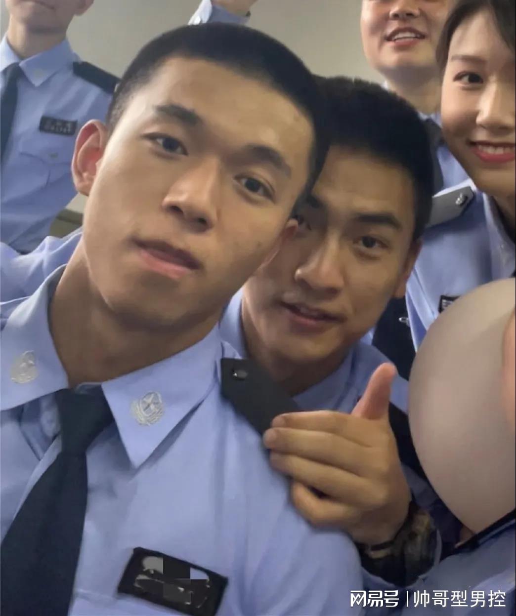 男生上警校剃寸头后眼神都变坚毅了男生上警校剃寸头后眼神都变坚毅了——警校生活初探
